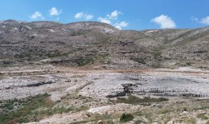 اللجنة البيئية في تنورين: نرفض استخراج الصخور لسدّ بلعا