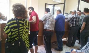 ازدحام أمام كهرباء حلبا لتقديم طلبات عدادات