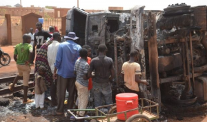 58 قتيلًا في النيجر إثر انفجار شاحنة وقود