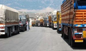 اعتصام لسائقي شاحنات النقل البري في عكار