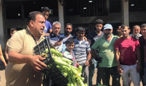 اعتصام في سوق الخضار في الفرزل: الوضع الزراعي بات مأسويًا!