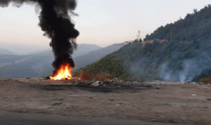 إحراق كمية من إطارات السيارات في أعالي بزال-عكار