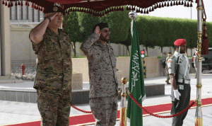 قائد الجيش بحث مع نظيره السعودي تعزيز العلاقات