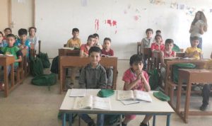 تعليم الطلاب السوريين مرهون بتسوية أوضاعهم!