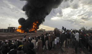 مقتل 34 شخصًا بانفجار لغم في حافلة في أفغانستان