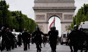 فرنسا تنشر 12 ألف شرطي لتطبيق حظر التجول