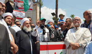 “فتح” تدعو إلى وقف الاحتجاجات و”حماس” تستمر بالتصعيد