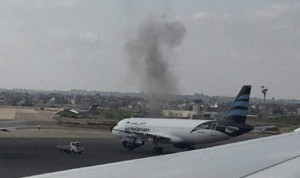 مطار معيتيقة الدولي يعلن توقف الملاحة فيه بسبب قصف
