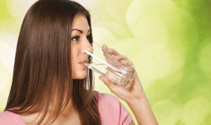 علامات تدلّ على أنك لا تشرب كمية كافية من الماء…