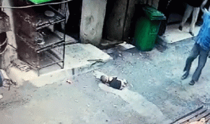 سقوط طفل من الطبقة الثالثة في مخيم البداوي