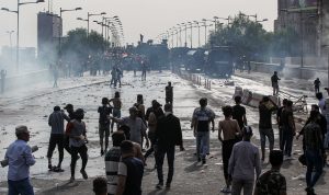 5 قتلى في اشتباكات جديدة بين المتظاهرين والشرطة في بغداد