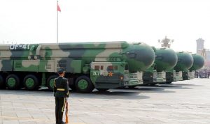 بكين تعرض صاروخا عابرا للقارات