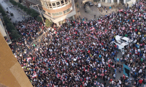 بالصور والفيديو: آلاف المتظاهرين في رياض الصلح