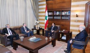 التطورات في لبنان بين الحريري والموفد البريطاني