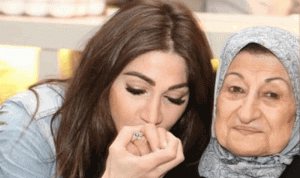 “يا روح روحي”… وفاة والدة الإعلامية ديما صادق