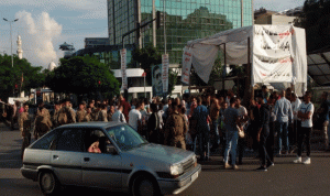 إغلاق المحتجين طريق تقاطع ايليا في صيدا