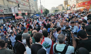 مسيرات طالبية في طرابلس.. واعتصامات أمام منازل السياسيين