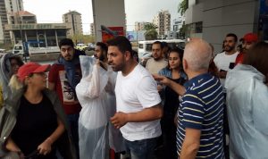 الإفراج عن 10 موقوفين من التظاهرات في الجميزة وصربا