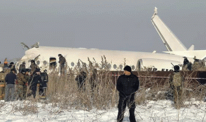 مقتل 14 شخصًا بتحطم طائرة ركاب في كازاخستان