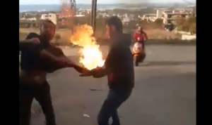 بالفيديو: في عكار… شاب حاول إحراق نفسه!
