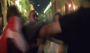 على الهواء مباشرة.. متظاهر يصفع مؤيداً لبري في وسط بيروت (بالفيديو)
