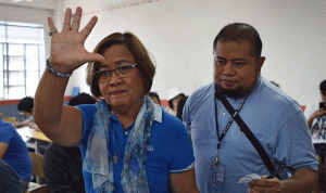 الفيليبين تمنع عضوين في الكونغرس من دخول أراضيها