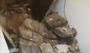 انهيار سقف درج في مبنى بالقبة-طرابلس (فيديو)