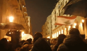 بالفيديو: تظاهرة أمام مجلس النواب