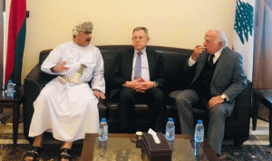 رسميون وشخصيات زاروا سفارة سلطنة عمان معزين