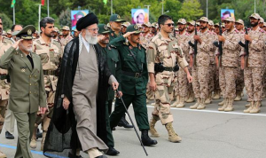 الجيش الإيراني: نقف بقوة أمام أي عدو