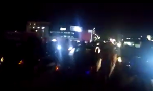 بالفيديو: إقفال أوتوستراد جبيل اعتراضاً على الاعتقالات