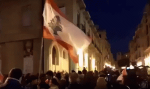 بالفيديو: تظاهرة مقابل ساحة النجمة رفضًا لتكليف دياب