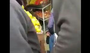 بالفيديو: إطلاق نار على بائع خضار في أبي سمراء