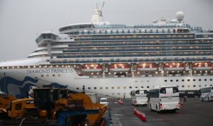 وفاة رابع راكب من السفينة السياحية في اليابان