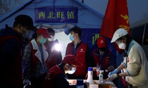 الصين تقر: دمّرنا عينات من كورونا بداية تفشي المرض