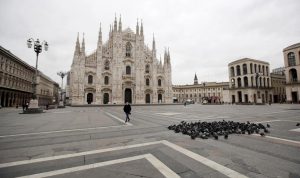 إيطاليا تمدد الإغلاق التام
