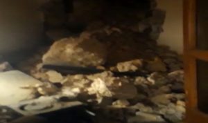 انهيار صخري على منزل في قبعيت