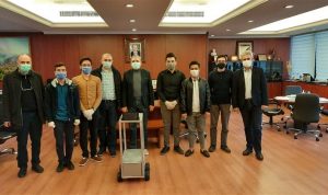 بالصورة: طلاب من “اللبنانية” يطرحون تصميمًا روبوتيًّا لخدمة مرضى الكورونا