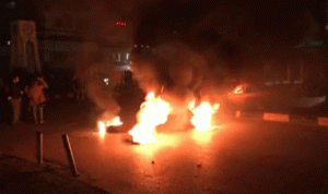 احتجاجات في طرابلس.. وإطلاق مفرقعات باتجاه الجيش(فيديو)