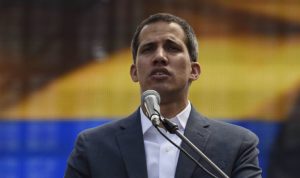لاتهامات بمحاولة “غزو” فنزويلا.. استقالة 2 من مستشاري غوايدو