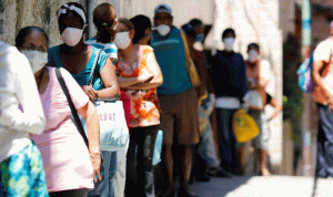 فنزويلا تغلق سوقًا ضخمًا يُعتبر “مركزًا” للعدوى بفيروس كورونا