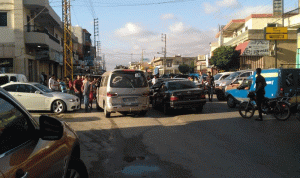 قطع طريق عام حلبا احتجاجًا على توقيف شخصين