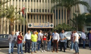اعتصام أمام “كهرباء قاديشا” في البحصاص احتجاجًا على التقنين