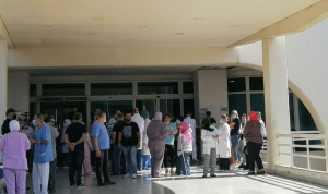 موظفو مستشفى الحريري يُصعدون: سنتوقف عن العمل!
