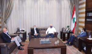 اجتماع لرؤساء الحكومات السابقين في بيت الوسط