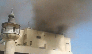 دخان يتصاعد من مبنى في قريطم (فيديو)