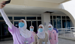 نهاية “مستشفى المنطقة”… هجرة “جماعية” للأطباء والممرضين وطلاب الطب