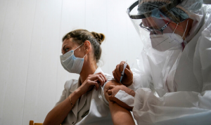 بوتين يوعز ببدء التطعيم الشامل ضد كورونا