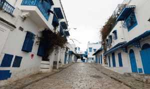 استياء عارم في تونس بسبب الحجر الشامل