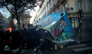 فرنسا: اعتقال 142 متظاهرًا ضد قانون الأمن الشامل
